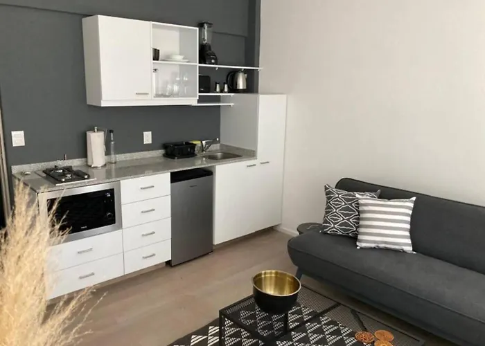 Cozy Steps Away From The Metropolitan Apartamento